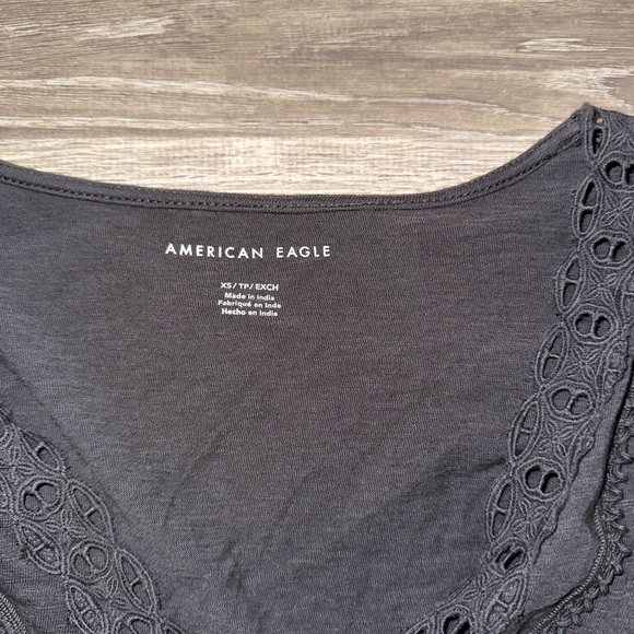American Eagle dark gray cropped shirt - Picture 2 of 2